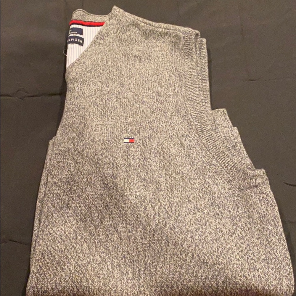 Tommy Hilfiger sweater vest. Size XL